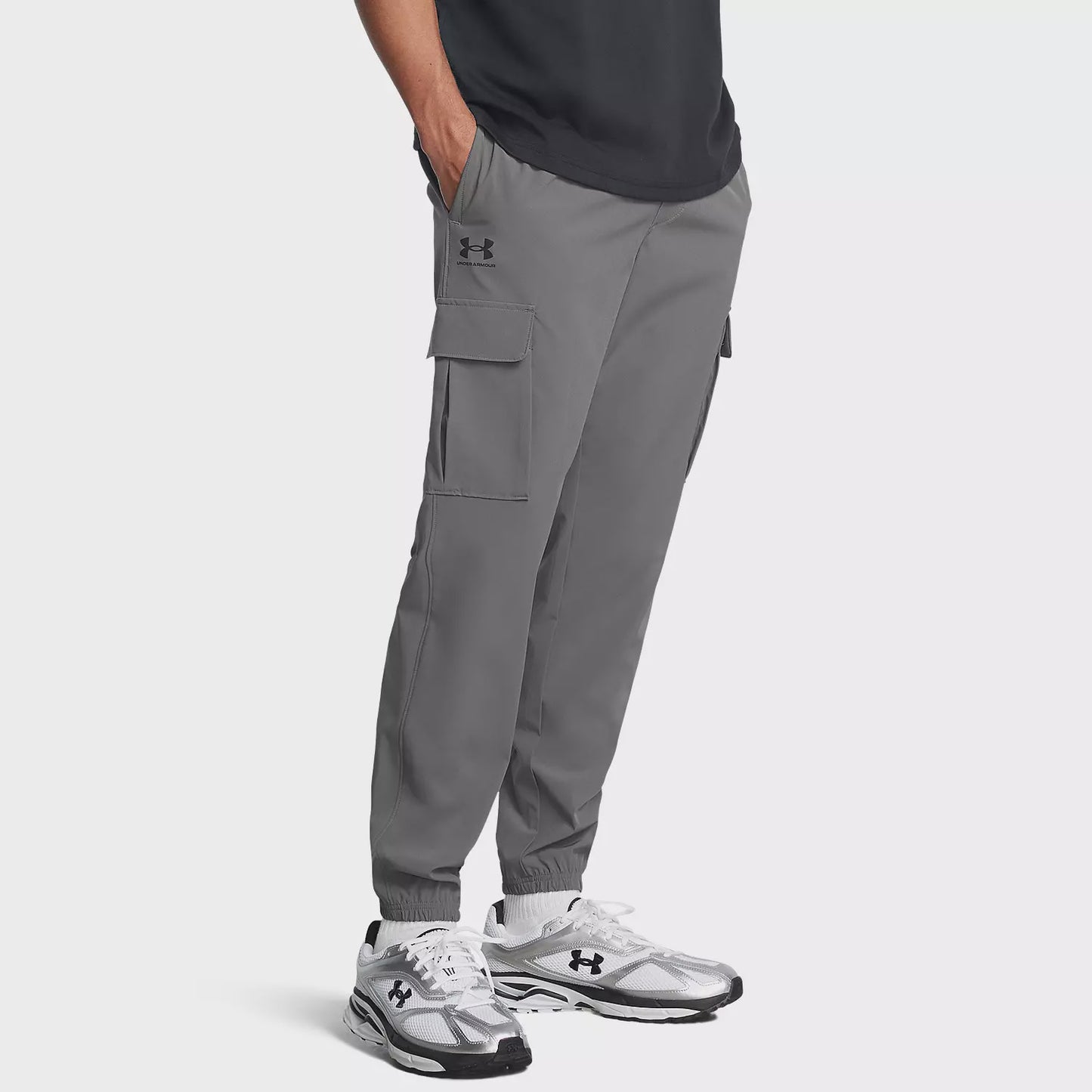 Men's | Under Armour | 1386558-025 | Vibe Woven Cargo Pants | Castlerock / Black