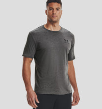 Load image into Gallery viewer, Men&#39;s | Under Armour | 1326799 | Sportstyle Left Chest Short Sleeve T-Shirt | Charcoal Medium Heather / Black
