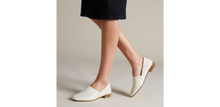 Load image into Gallery viewer, Women&#39;s | Clarks | 26132487 | Pure Tone White Leather